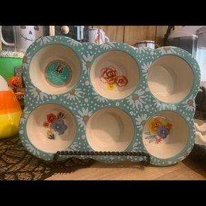 Pioneer woman cupcake pan